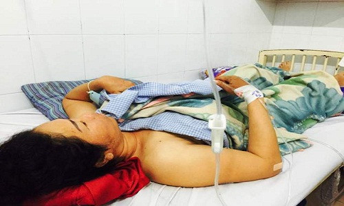 Dam hang xom suyt chet vi bi nhac nho dung bep gas chua