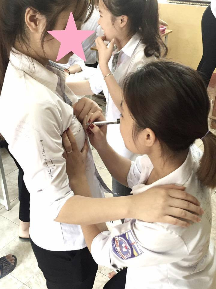 Điều khiến những hình ảnh này trở nên khó coi có thể là do quan niệm của nhiều người xưa nay vẫn cho rằng động chạm tới phần "nhạy cảm" trên cơ thể thiếu nữ là hành động khiếm nhã, có phần thô tục.