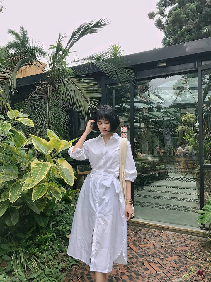 Ấn tượng ban đầu mà Minh Ngọc đem đến cho cộng đồng mạng đó là mái tóc ngắn cá tính, làn da trắng, đôi môi đỏ và đặc biệt là gương mặt ưa nhìn với những đường nét tinh túy. Cũng bởi vậy mà nữ du học sinh 9X này nhanh chóng chiếm được lượng theo dõi khá lớn trên trang cá nhân.