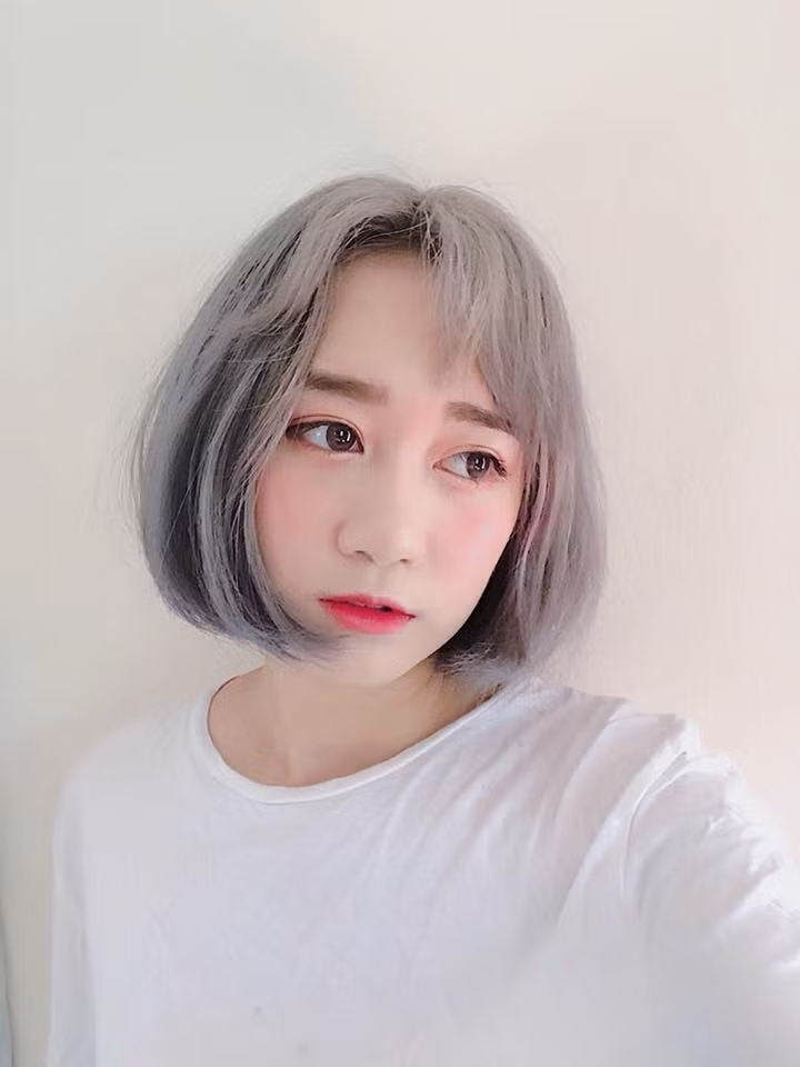 Nữ du học sinh Việt được dân mạng nhắc tới đó là Nguyễn Minh Ngọc (SN 1995) tại Hà Nội. Cô bạn này từng tốt nghiệp Đại học Thương Mại và hiện đang theo học một trường Đại học Hàn Quốc chuyên ngành thời trang công nghiệp quốc tế.