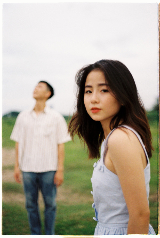 Couple Nam Thư và Ba Duy vốn nổi tiếng gần xa về độ đẹp đôi, đã kết hôn và sinh con nay lại kết hợp trong bộ ảnh đậm chất lãng mạn khiến nhiều cặp đôi yêu nhau phải thích thú và hứa hẹn sẽ bắt chước theo.