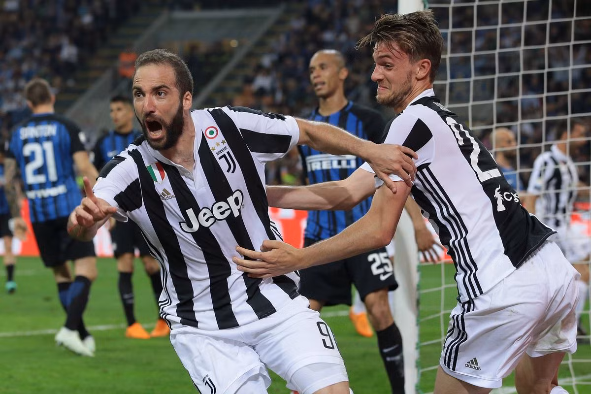 Theo Correire dello Sport, Chelsea đã đạt được các thỏa thuận với Juventus, chuẩn bị đón cùng lúc hai tân binh Higuain và Rugani.