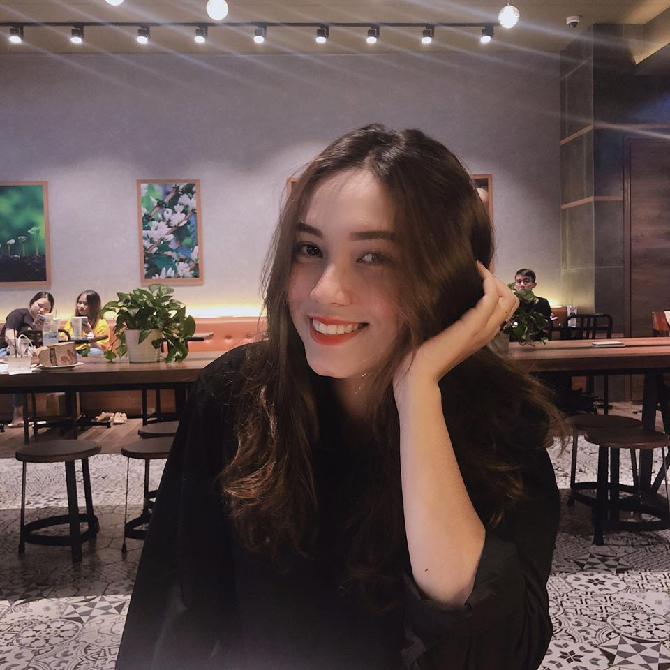 Bên cạnh làm mẫu ảnh cho một số thương hiệu thời trang ở Sài Gòn, đóng quảng cáo và diễn xuất trong vài phim ngắn, Bảo Nhi hiện theo học nghiệp vụ tiếp viên hàng không với hy vọng có công việc ổn định, được đặt chân tới nhiều nơi trên thế giới.