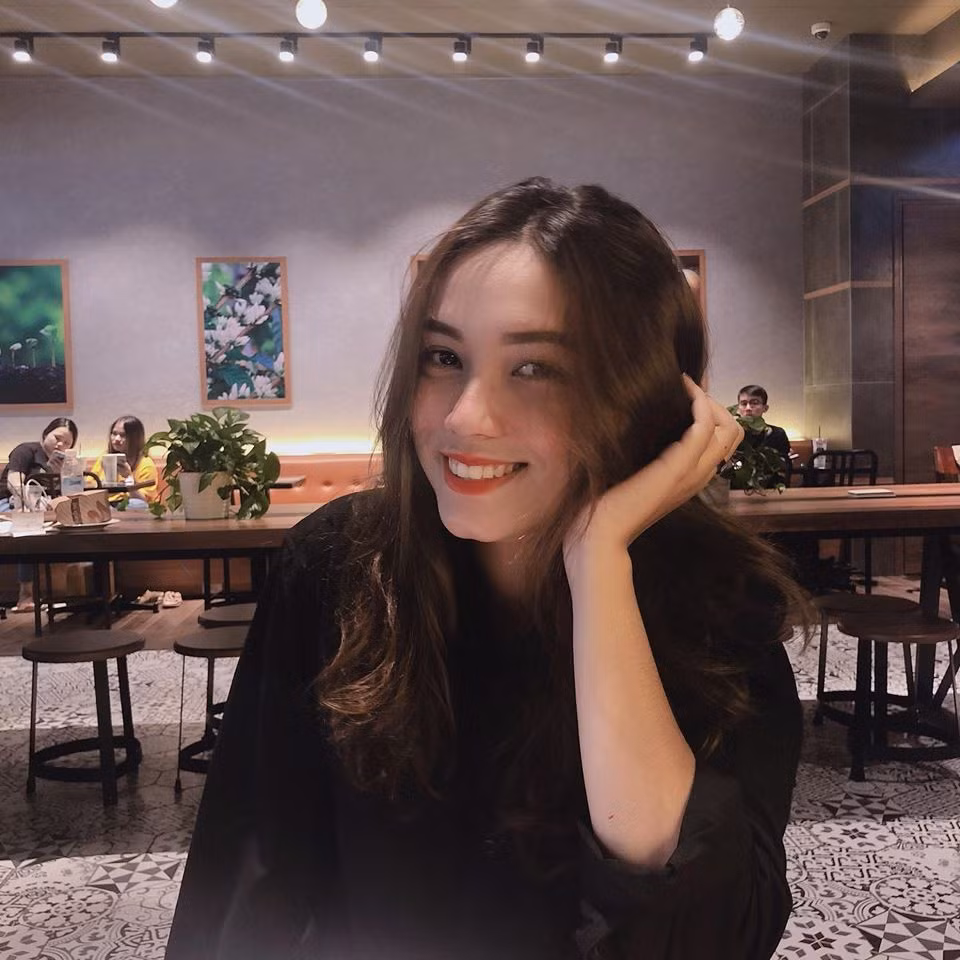 Bên cạnh làm mẫu ảnh cho một số thương hiệu thời trang ở Sài Gòn, đóng quảng cáo và diễn xuất trong vài phim ngắn, Bảo Nhi hiện theo học nghiệp vụ tiếp viên hàng không với hy vọng có công việc ổn định, được đặt chân tới nhiều nơi trên thế giới.