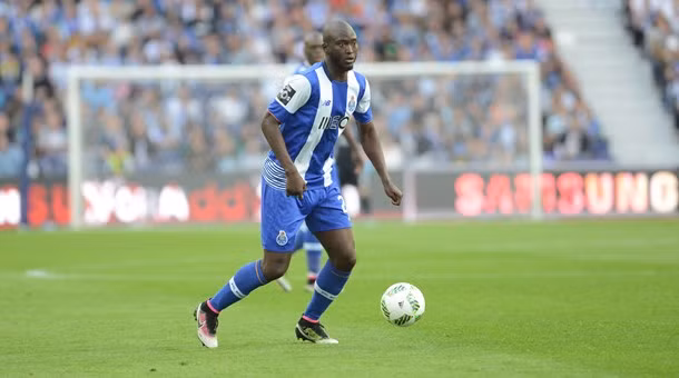 PSG và Man City tranh hàng: Cả PSG và Man City đều đang nhắm tới mục tiêu chung là tiền vệ Danilo Pereira của Porto. Cầu thủ này có mức phí giải phóng hợp đồng là 60 triệu euro.
