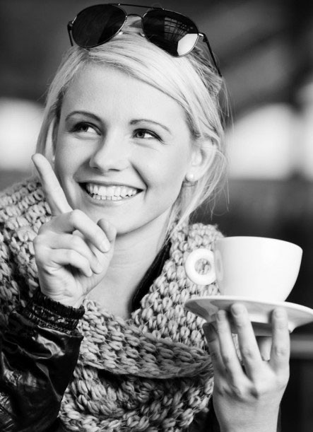 Julia Simic là nữ tiền vệ nhỏ nhắn chơi cho ĐT Đức từ năm 2005 cho đến nay.