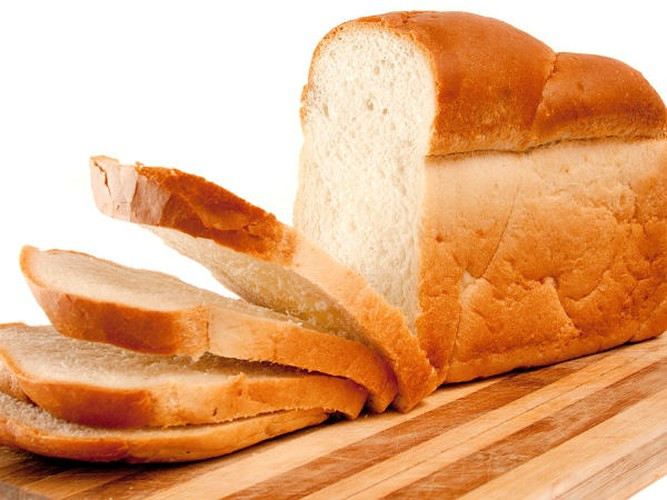 Bánh ngọt, bánh mì sandwich trắng, bánh quy,... là những thức ăn được ưa chuộng nhưng nếu bạn bị viêm khớp thì nên hạn chế ăn chúng vì lượng đường được chế biến cùng với các thành phần khác có thể làm trầm trọng thêm tình trạng viêm khớp.