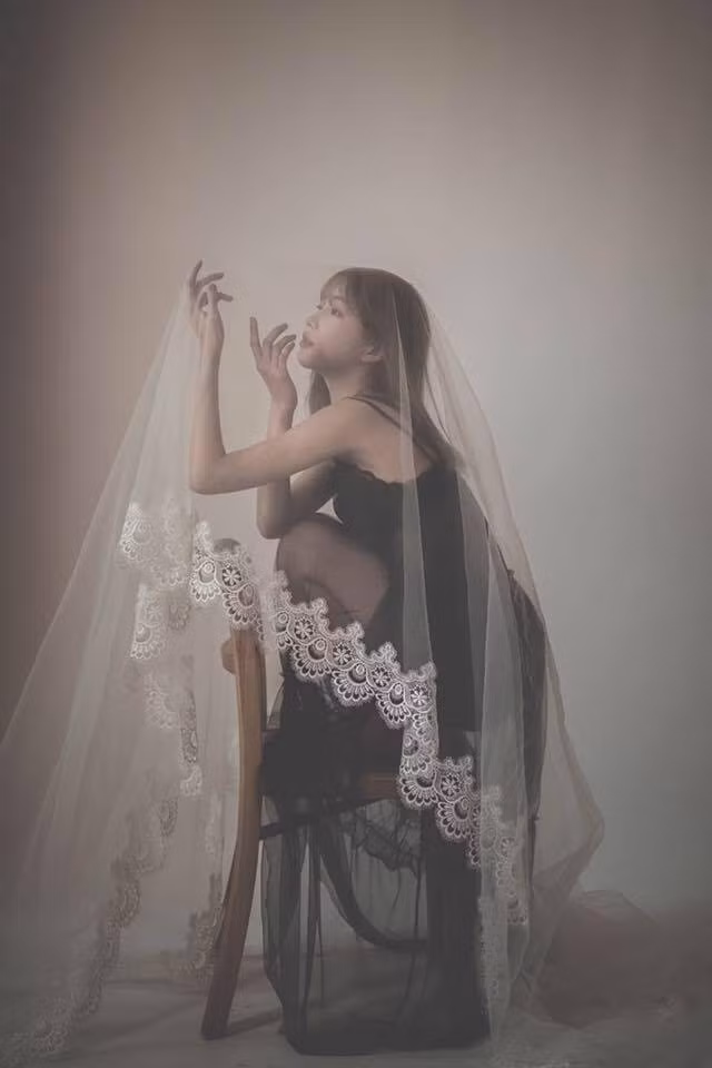 Dù chỉ làm công việc phục vụ nhưng Jang Hyun Seo lại có những bức ảnh rất nghệ thuật.