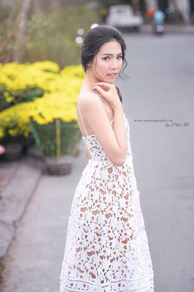 Trong sự nghiệp đi thi nhan sắc của mình, Huỳnh Mai từng giành được một số danh hiệu uy tín như Top 10 Hoa hậu Việt Nam 2014 và Giải Người đẹp áo dài. Hay mới đây là giải Á khôi 1 cuộc thi Hoa khôi Đồng bằng Sông Cửu Long 2015.