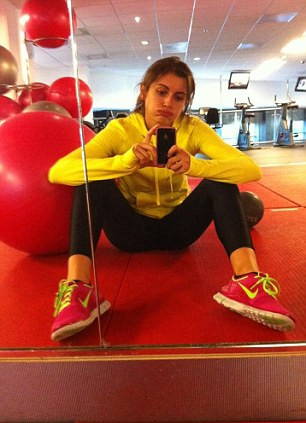 Việc tập kick-boxing của Amra Silajdzic không chỉ để nâng cao sức khỏe, giữ dáng chuẩn mà nó còn giúp cô có thể tự bảo vệ chính bản thân mình.