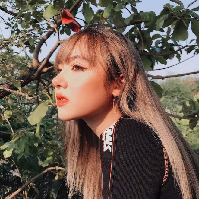 Giữa năm 2019, Jannine gây bất ngờ cho dân mạng khi quyết định rời ngành giải trí Thái Lan để sang Đức theo đuổi sự nghiệp âm nhạc. Cô cho biết sẽ sống ở Đức trong vòng 6 tháng trước khi đi du học ở Los Angeles, Mỹ.