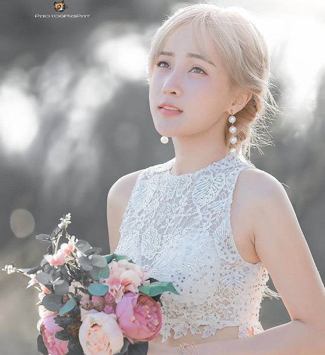 Thanyarat Charoenpornkittada (biệt danh Feary) nổi bật với nhan sắc hội tụ vẻ đẹp của 4 dòng máu Trung - Hàn - Nhật - Thái.