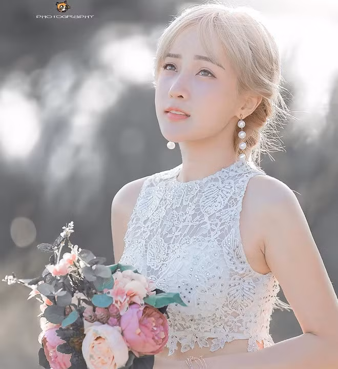 Thanyarat Charoenpornkittada (biệt danh Feary) nổi bật với nhan sắc hội tụ vẻ đẹp của 4 dòng máu Trung - Hàn - Nhật - Thái.