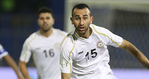 Justin Meram là tiền vệ chạy cánh này sinh ra tại Mỹ, từng chơi cho các đội trẻ Mỹ. Nhưng cầu thủ này quyết định khoác áo ĐT Iraq, vốn là quê hương của cha anh.