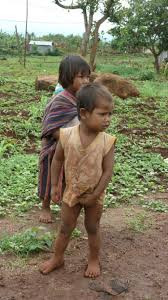 Trước đó, không ít những hình ảnh cô, cậu bé đầu óc lấm bẩn vì những trò nghịch ngợm được dân mạng đăng tải và đi kèm với đó là những câu chuyện khá vui khiến dân mạng phải phì cười.