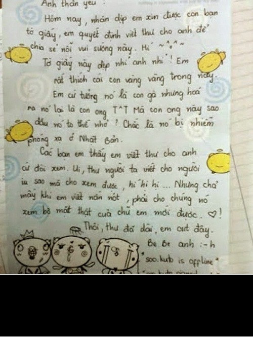 Ngày còn đi học, những tờ giấy viết thư siêu dễ thương này được các bạn nâng niu rất cẩn thận. Vở có thể nhàu, nát thế nhưng những tờ giấy "quan trọng" này thì không thể. Nhiều bạn đã phải nhịn ăn sáng để có tiền mua giấy viết những dòng cảm xúc cho "người tình" thuở ngốc xít.