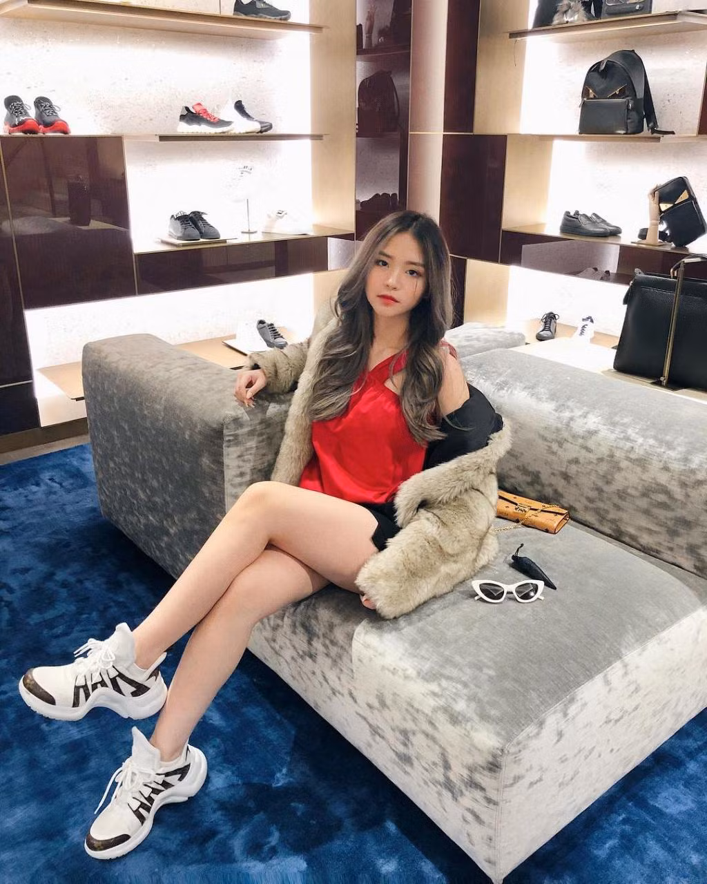 Nhìn cuộc sống sang chảnh của bông hồng lai xinh đẹp này, khiến nhiều người phải ao ước và ngưỡng mộ.