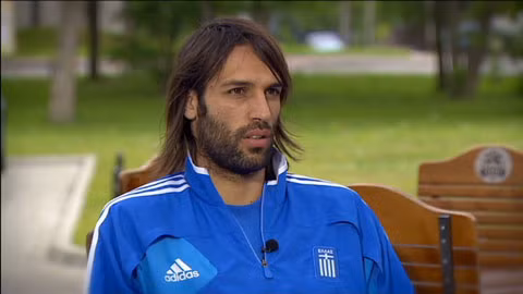 Georgios Samaras là tiền đạo người Hy Lạp sở hữu thân hình cò hương và mái tóc dài xõa ngang vai đầy chất nghệ sỹ.