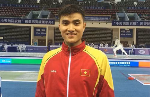 Như vậy, kiếm thủ Vũ Thành An trở thành VĐV đấu kiếm thứ 2 liên tiếp có được vinh dự sau VĐV Nguyễn Tiến Nhật cầm cờ ở Olympic London 2012.