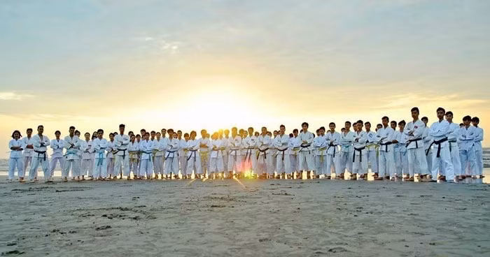 Hiện đã có tuyến đường bê tông nối liền đất liền với Cồn Vành đã hoàn thiện, giúp du khách đi lại dễ dàng hơn.