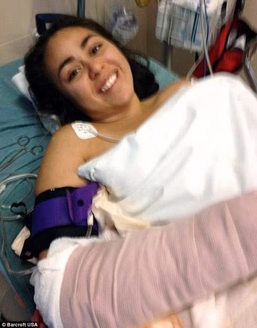 Cô gái làm được điều phi thường trên có tên là Krystal Cantu, 27 tuổi, hiện đang sinh sống và làm việc tại bang Texas của nước Mỹ.