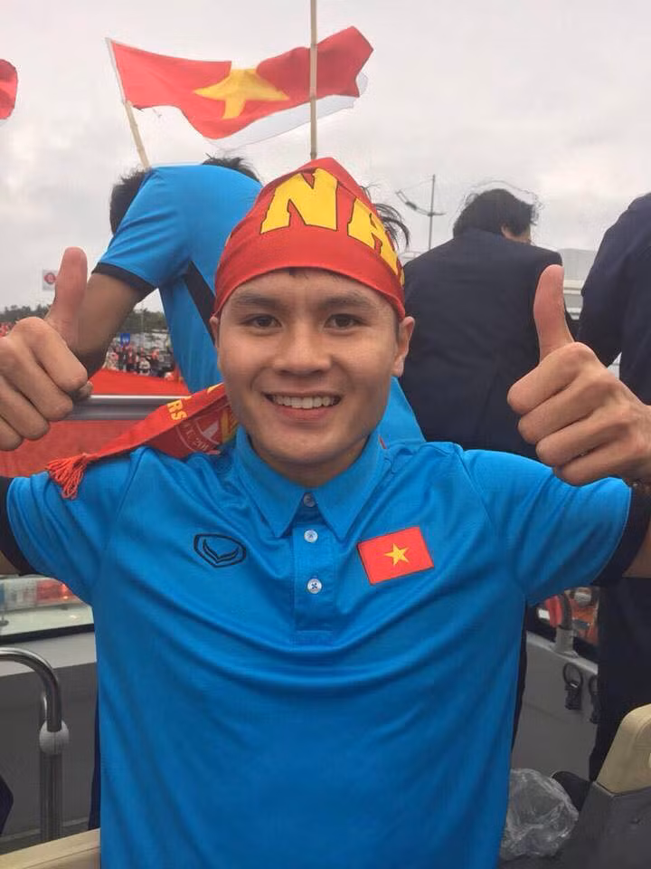 U23 Việt Nam đã trở về sau hành trình thần kì tại VCK U23 châu Á. Với việc thi đấu ấn tượng, lọt vào tới trận chung kết và chỉ chịu thua U23 Uzbekistan, các cầu thủ U23 Việt Nam đã chiếm trọn tình cảm của NHM.