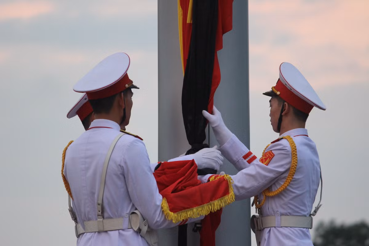 Theo Ban tang lễ, Ban lễ tang, Linh cữu Chủ tịch nướcTrần Đại Quang quàn tại Nhà tang lễ quốc gia số 5 Trần Thánh Tông, Hà Nội.