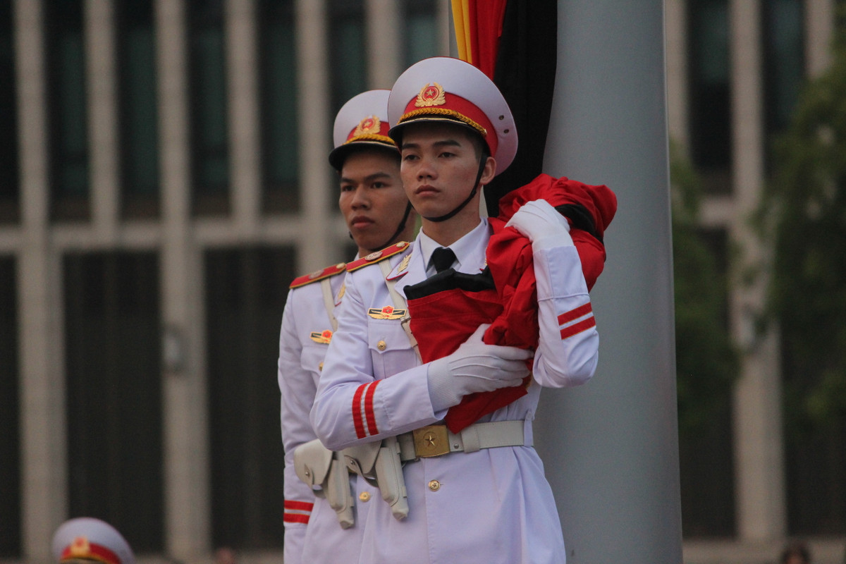 Lễ an táng từ 15 giờ 30 phút cùng ngày tại quê hương Chủ tịch nước xóm 13, xã Quang Thiện, huyện Kim Sơn, tỉnh Ninh Bình.