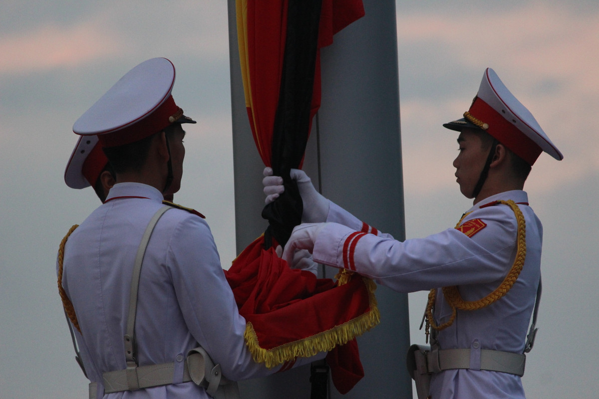 Bộ Văn hóa, Thể thao và Du lịch đề nghị các cơ quan, công sở trong cả nước và các cơ quan đại diện của Việt Nam ở nước ngoài treo cờ rủ trong hai ngày Quốc tang (ngày 26-27/9).