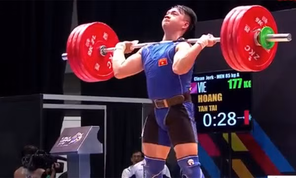 Bên cạnh đó, Đoàn thể thao Việt Nam cũng đạt được mục tiêu giữ vị trí trong top 3 trên bảng tổng sắp huy chương chung cuộc nhờ hơn Singapore 1 HCV.