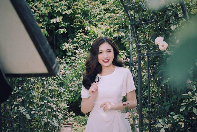 Bước ra từ chương trình tìm kiếm tài năng MC "Speak up", Phương Thảo ngày càng bén duyên với nhiều chương trình nhờ lối dẫn dắt khéo léo, thông minh. Vẻ đẹp nền nã, dịu dàng của Phương Thảo cũng khiến người khác không thể rời mắt.