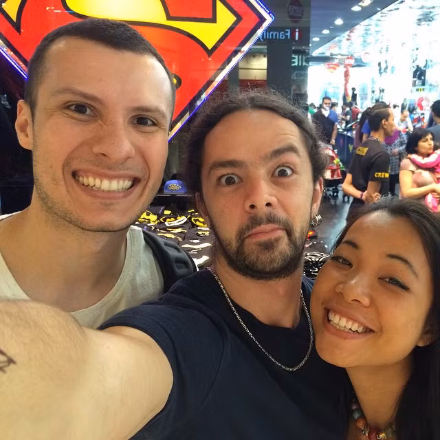  Chuyện tình đẹp của cặp đôi "luôn tìm mọi cách để yêu nhau mặc khoảng cách địa lý này" đã nhận được hàng vạn lượt thích cùng hàng nghìn bình luận ngưỡng mộ về tình yêu của họ.