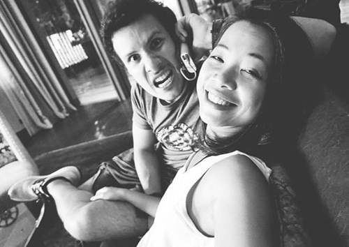 Milena Nguyễn và Raphael Augusto Fraga trao nhau nụ hôn lần cuối cách đây 6 tháng tại Frankfurt (Đức). Họ cứ thế cứ khắc khoải chờ đợi để một ngày được gặp nhau.