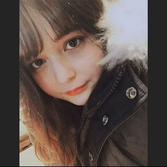 Điểm nhấn giúp cô gái lai Hàn - Nga này được chú ý đặc biệt đó là gương mặt đáng yêu, xinh xắn với đôi mắt to tròn, đen láy cùng đôi môi đỏ chúm chím dễ đi vào lòng người.