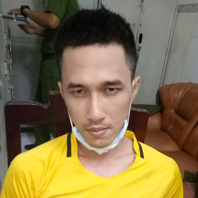 Nhan chung thoat chet ke lai giay phut nghich tu ra tay sat hai