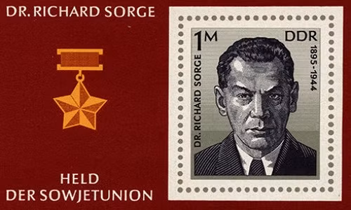 Con tem bưu chính của Đông Đức (Cộng hòa Dân chủ Đức) tưởng niệm Tiến sĩ Richard Sorge - sĩ quan quân báo của Liên Xô. Ảnh: Alchetron.