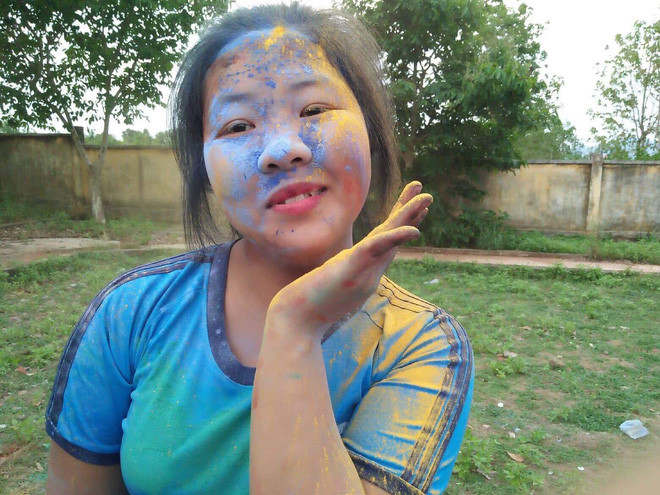 Do đó, câu chuyện về hành trình giảm cân của Quế Hương lại càng khiến dân mạng quan tâm. Sau khi chia sẻ hình ảnh "một trời một vực" trước và sau giảm cân của mình, 9x Đồng Nai nhận được gần 6.000 lượt yêu thích, động viên cùng hàng trăm bình luận hỏi xin bí quyết.