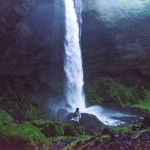 Công việc "tuyệt vời nhất hành tinh" đến với Sorelle một cách tình cờ khi được giới thiệu đến cuộc thi trong khi cô đang tìm kiếm nhà tài trợ để đi tới 12 quốc gia.