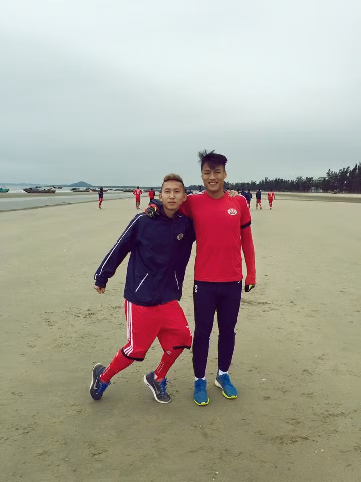 Có rất nhiều bức ảnh hài hước được Tú Ngựa và Hồng Quân chụp chung với nhau.