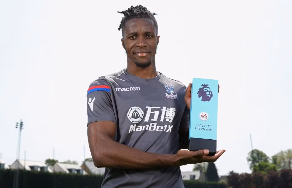 Sky Sports cho hay, lãnh đạo Man City đã dò hỏi về tình trạng của Zaha để lên phương án chiêu mộ cầu thủ này.