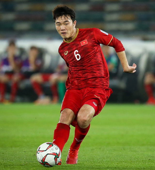 3. Xuân Trường chưa sắc: Xuân Trường tiếp tục được HLV Park Hang-seo tin tưởng giao nhiệm vụ "ông chủ" tuyến giữa và nhắm đến những đường phát động tấn công nhanh. Đặc biệt là pha chuyển bóng dạng chém mu sở trường. Tuy nhiên, cầu thủ của Hoàng Anh Gia Lai vẫn chưa thể hiện được phẩm chất tốt nhất của mình.