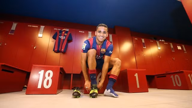 Mùa hè năm 2015, nhiều khả năng Douglas sẽ phải ra đi.