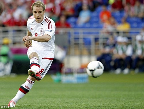 Việc để thua Thụy Điển với tổng tỷ số 3-4 đã khiến Đan Mạch không có suất tại VCK Euro 2016. Chính vì vậy mà nhiều ngôi sao của họ trở thành khán giả bất đặc dĩ tại giải đấu này.