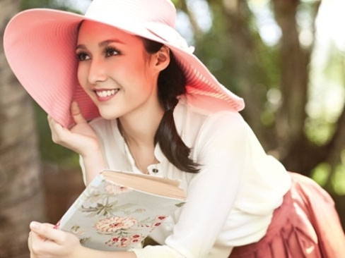 Anna Trương - con gái Anh Quân: Anna Trương với gương mặt lai tây xinh xắn nhận được sự yêu mến của công chúng. Hiện Anna Trương đang theo học tại một trường âm nhạc hàng đầu của Mỹ.