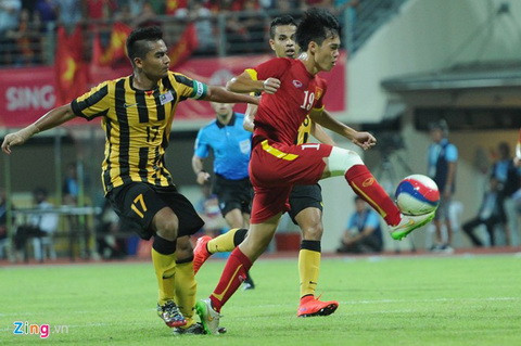 Ở trận đấu này, Công Phượng chói sáng khi ghi dấu ấn trong cả 4 bàn thắng đầu tiên của U23 Việt Nam. Ngoài hai pha lập công, trong đó có cú sút phạt siêu hạng, ngôi sao người Nghệ An còn đem về cho đội nhà hai quả penalty.