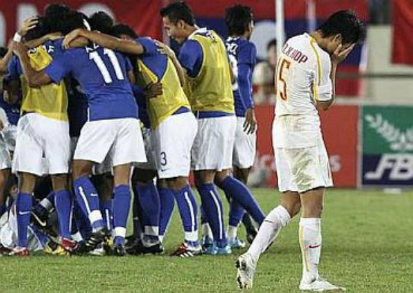 U23 Việt Nam 0-1 U23 Malaysia (chung kết SEA Games 2009): Một năm sau kỳ tích vô địch AFF Cup 2008, bóng đá Việt Nam đứng trước cơ hội vô cùng lớn để vô địch SEA Games lần đầu tiên. U23 Việt Nam năm đó chơi tuyệt hay, dẫn đầu bảng đấu bằng 3 trận thắng.