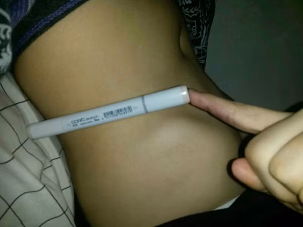 Mới đây, một trào lưu mới về việc đo eo mới đã ra đời tên là Pen Test đã "soán ngôi" hết những dụng cụ trước đây để đo vòng eo con kiến như giấy A4 hay chạm tay vào rốn.