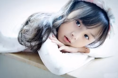 Dù mới có 7 tuổi nhưng cô bé này khiến nhiều đàn anh trong nghề cũng như trong cộng đồng mạng phải ngưỡng mộ.