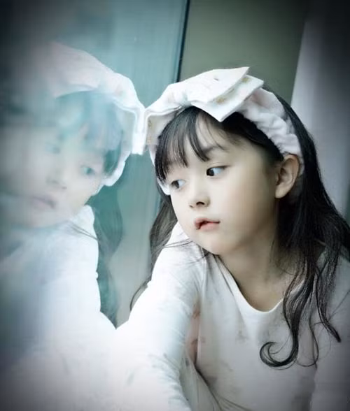 Khuôn mặt dễ thương, trong sáng là "vũ khí" lợi hại khiến Điềm Điềm chinh phục được nhiều khán giả khó tính.