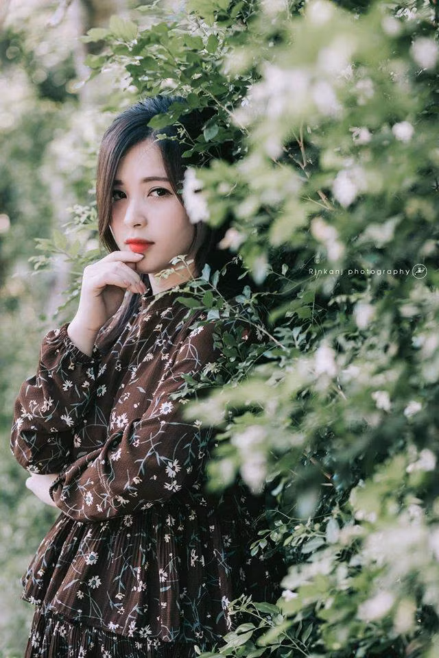 Đặc biệt hơn, Ma Hương Thảo từng xuất hiện trên báo Tây Ban Nha vì một bộ ảnh chụp khi mặc áo đấu của CLB Barcelona.